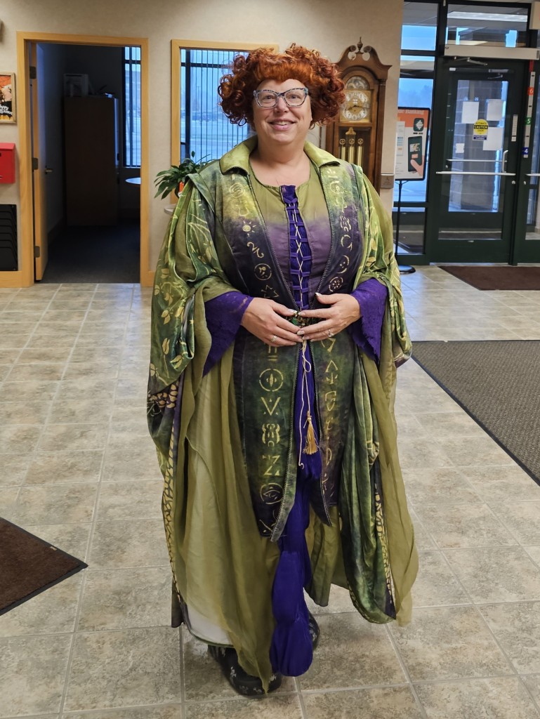 Gina Patzer as Winifred Sandersen 
